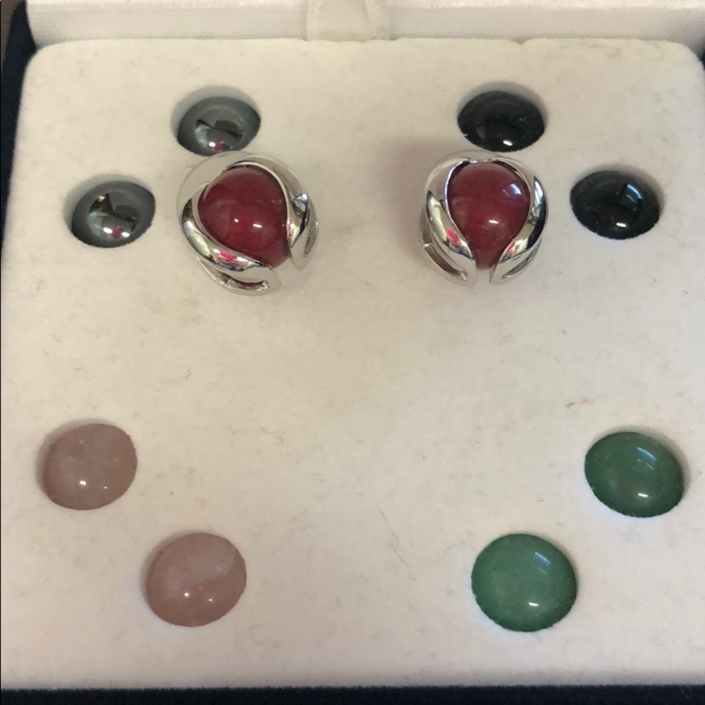 Earrings with interchangeable beads